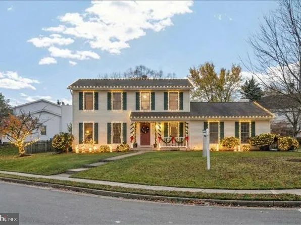 1551 Brownsville Dr, Herndon, VA 20170