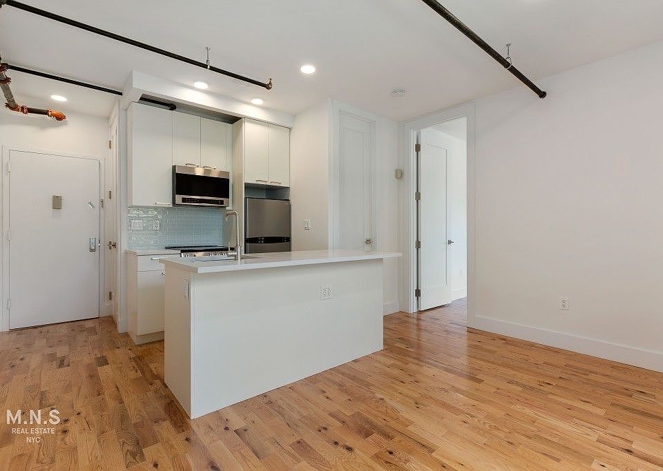 1st image of 975 Washington Ave #3C