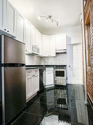 Rented by City Connections Realty | media 15