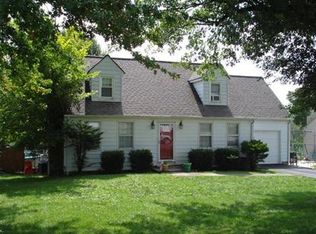 35 Horseshoe Dr, Paris, KY 40361