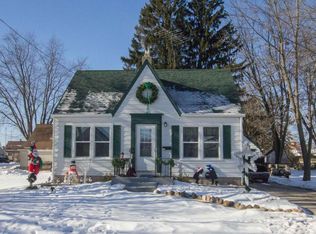 3104 Prairie St, Two Rivers, WI 54241