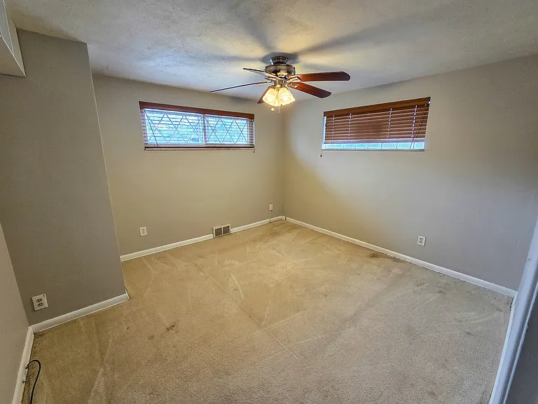 151 Mahoning Dr — Photo 17
