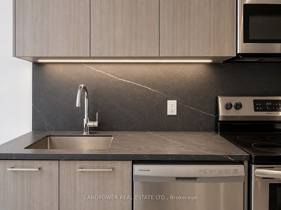 1st image of 51 Winlock Park #25