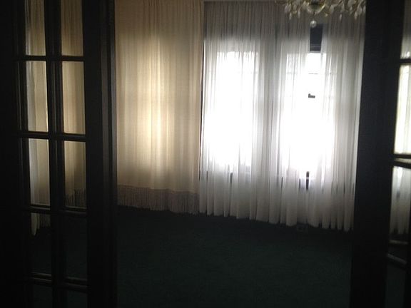 4th image of 106 Brunswick Blvd
