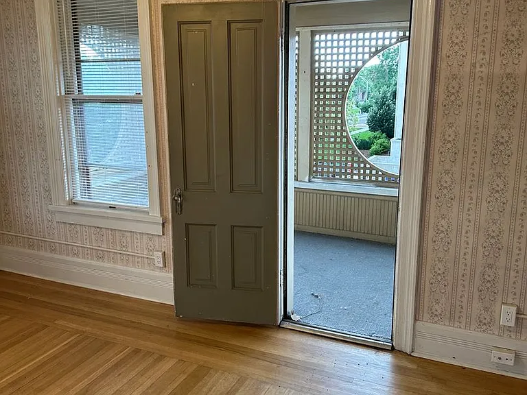 506 N Cascade Avenue — Photo 28