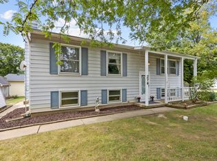 276 N 1st St, Gurnee, IL