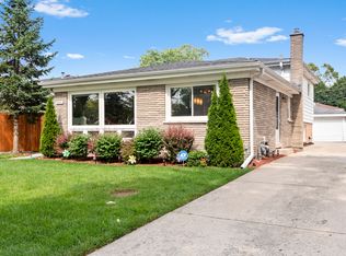 8941 Mango Ave, Morton Grove, IL 60053