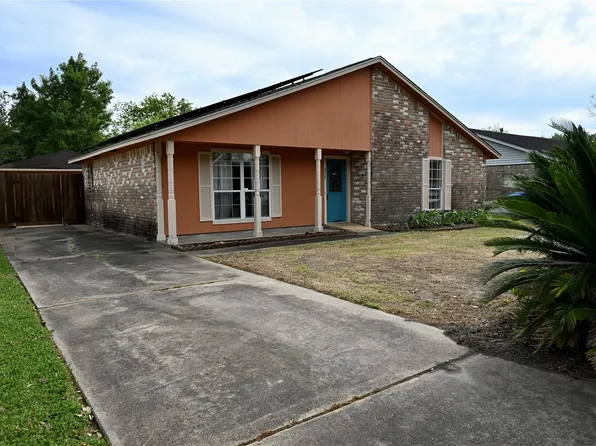 252 Bastrop St, Angleton, TX 77515