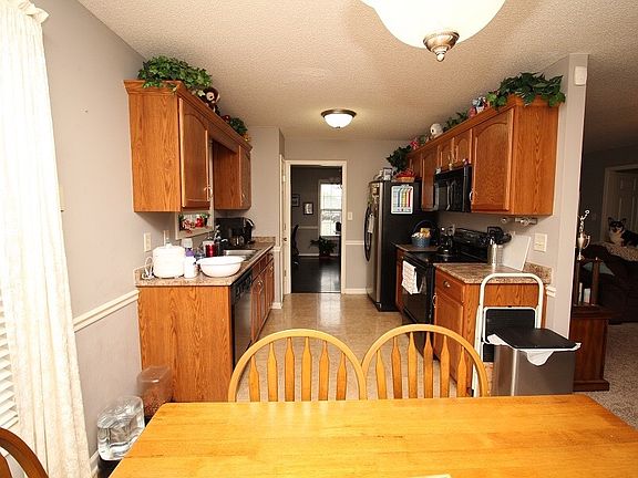 5th image of 3393 Dresden Way