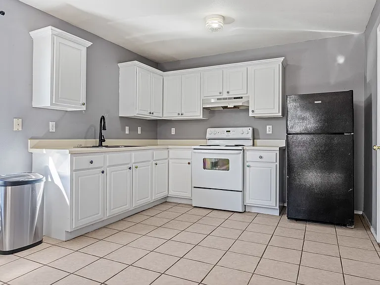 9226 Emerald Port Dr — Photo 7
