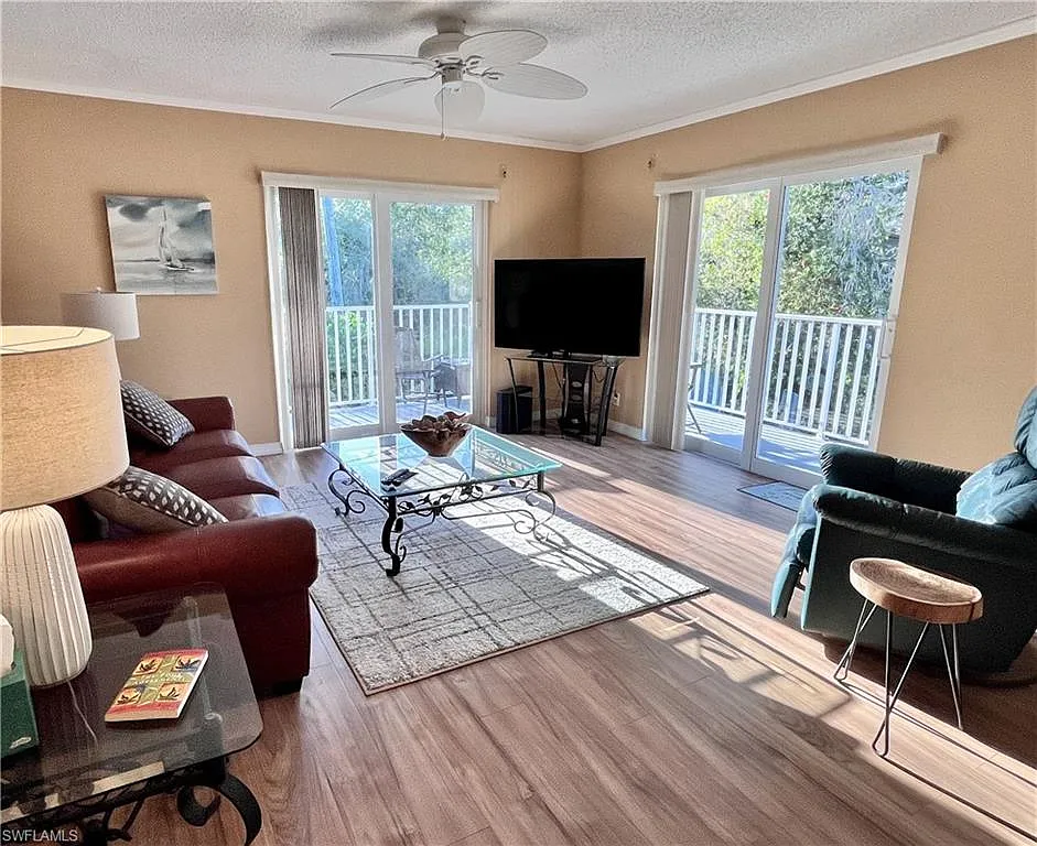 2 bed, 2.0 bath, 1010 sqft, $4,500 — Photo 1
