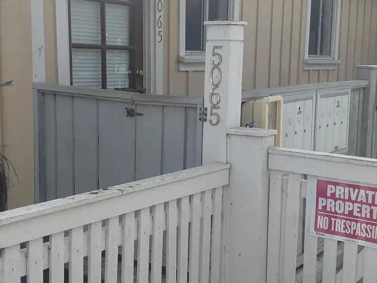 5065 Brighton Ave #COTTAGE — Photo 3
