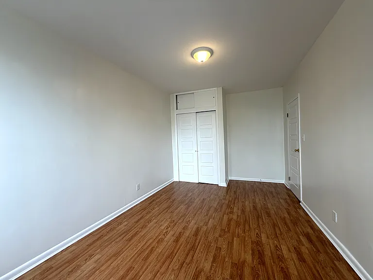 5802 Myrtle Ave #3B — Photo 8
