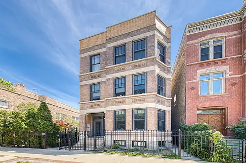 1135 N Damen Ave #2R Photo 1