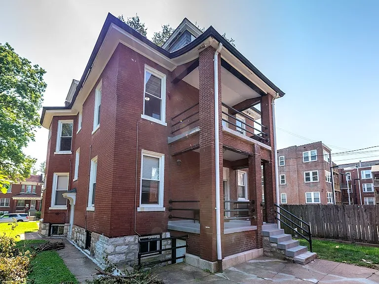 5779 Pershing Ave — Photo 45