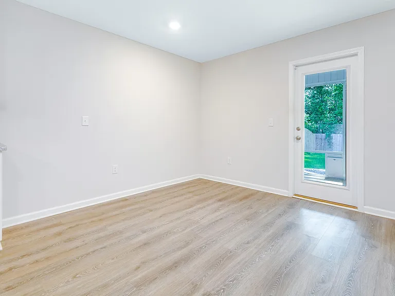 975 Lovebird Ct — Photo 35
