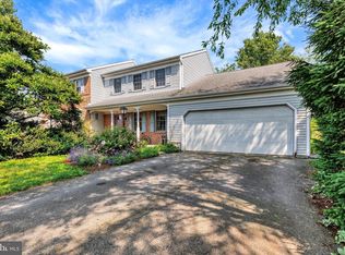 18 Brookview Dr, Lititz, PA 17543