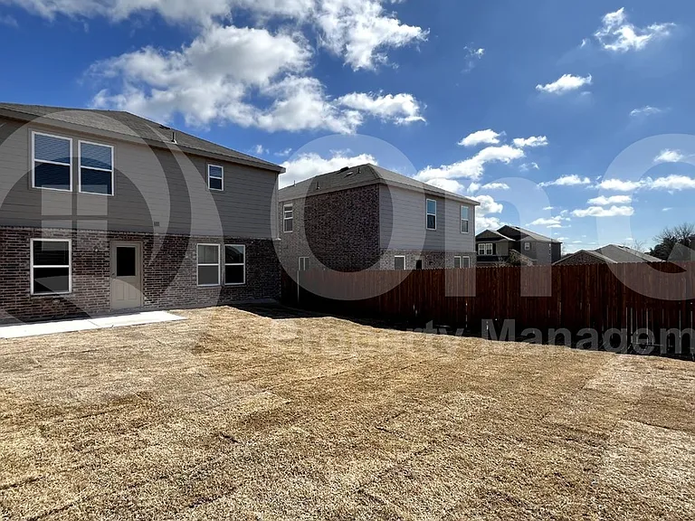 882 Breakwater Dr — Photo 26