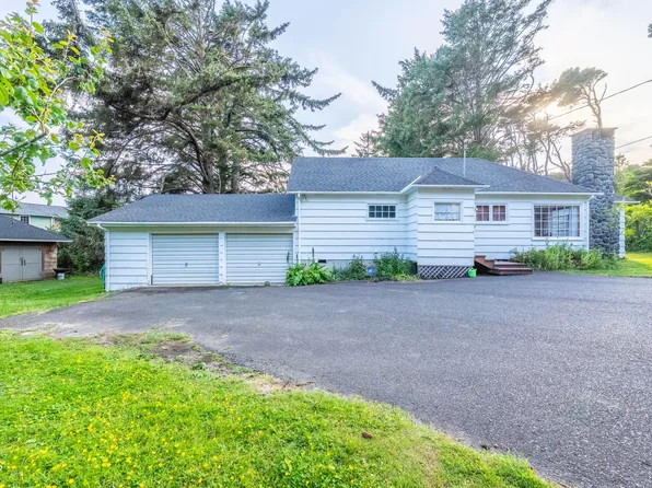 1756 NW 35th Pl, Lincoln City, OR 97367
