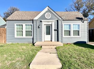 202 N Riverside Dr, Fort Worth, TX 76111
