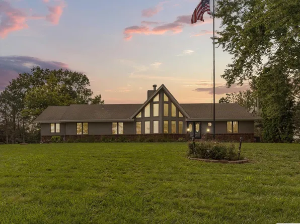17904 Nicholas Rd, Plattsmouth, NE 68048