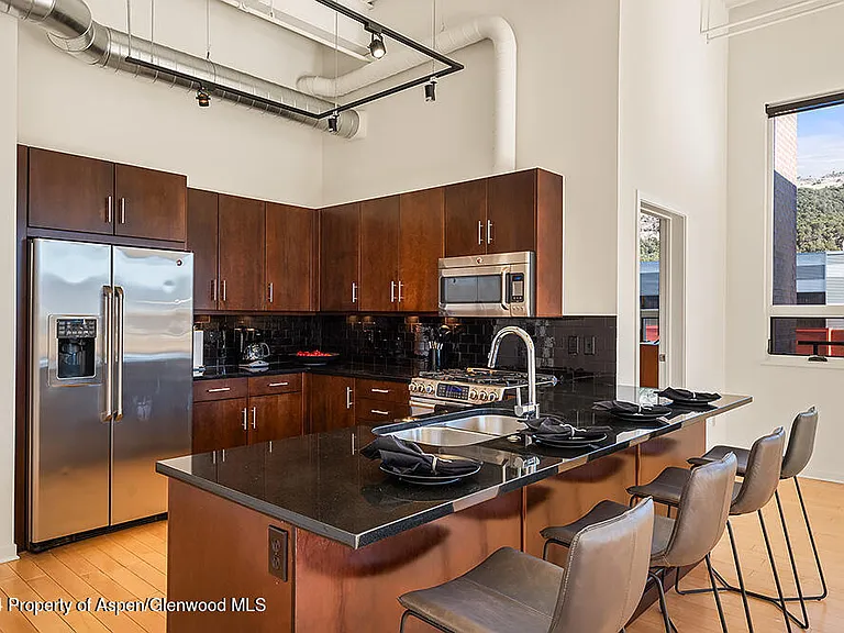 361 Robinson St #326 — Photo 10