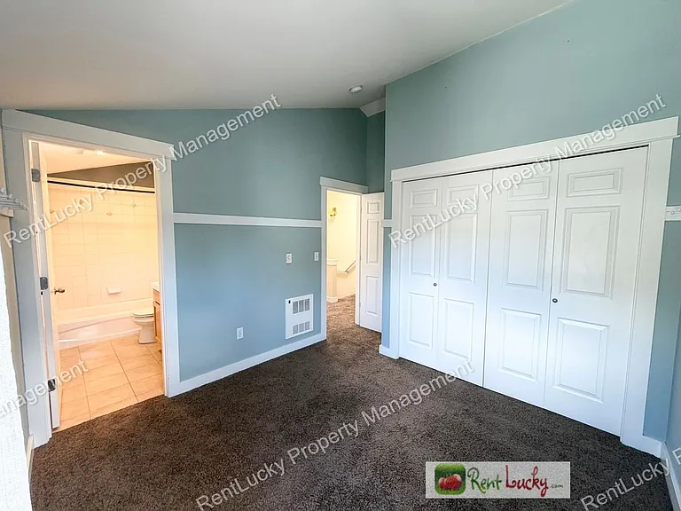 2652 NW 56th St — Photo 8