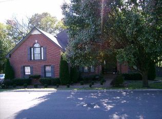 1013 Westbank Dr, Hendersonville, TN 37075