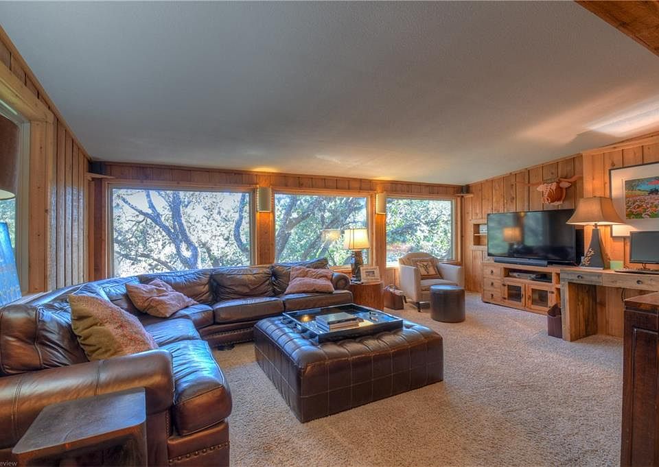 1st image of 604 Sandy Harbor Dr