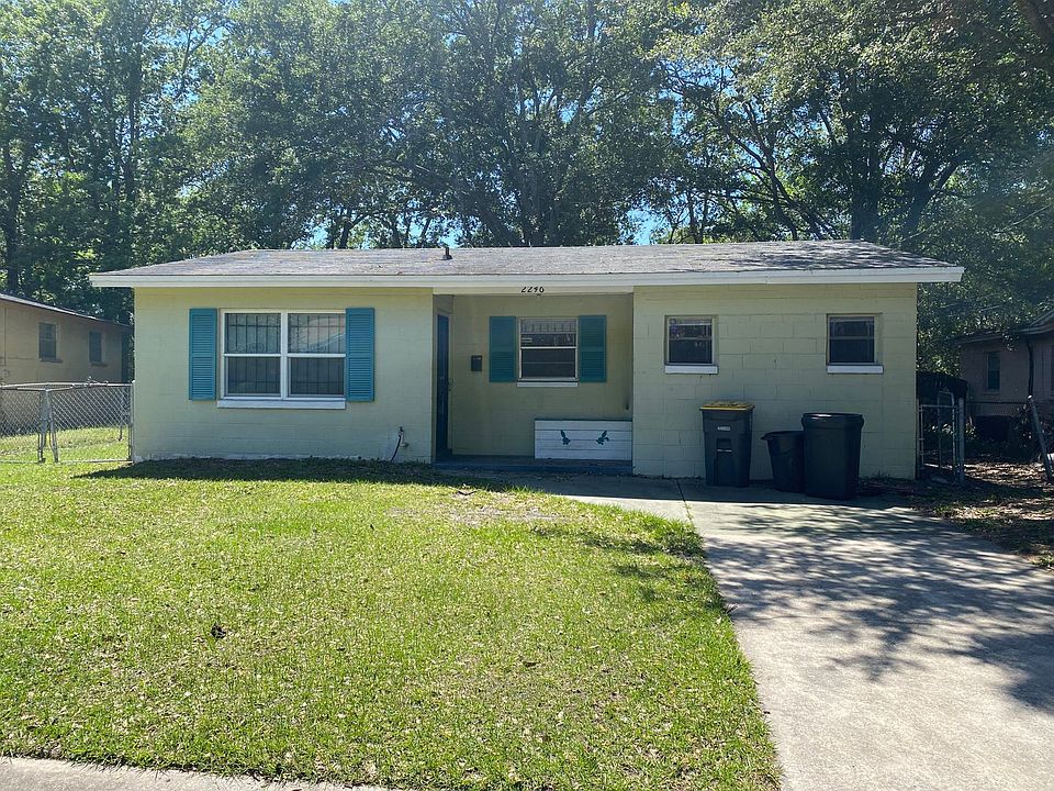 1st image of 2246 College Cir W