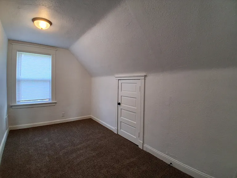 2640 Victor St — Photo 19