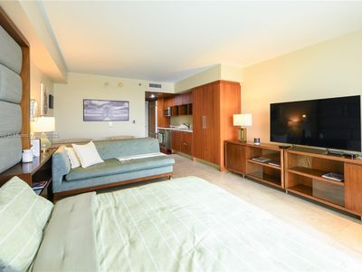 50 Biscayne Blvd #411, Miami, FL, 33131