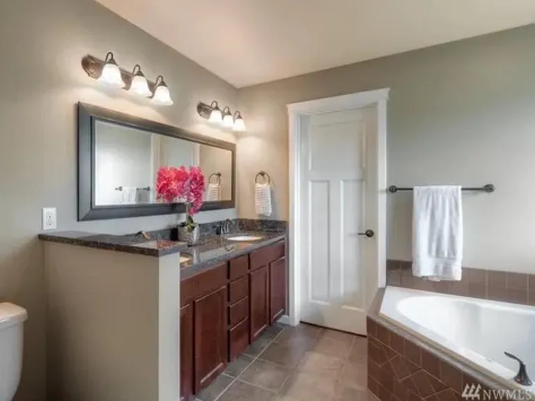 4217 17th Way NE — Photo 3
