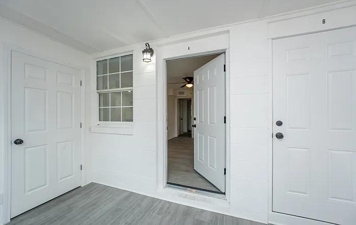 3 bed, 1.0 bath, 950 sqft, $1,050 — Photo 3
