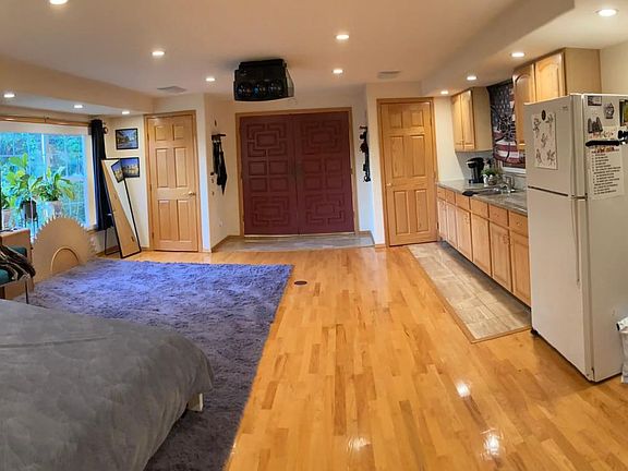 2nd image of 835A Mesa Ct
