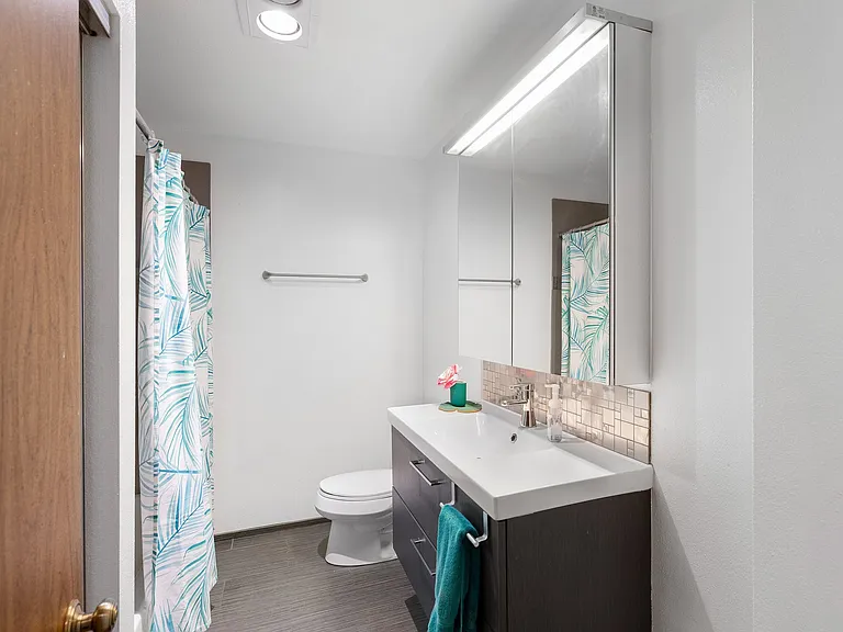 1727 NE Multnomah St #14 — Photo 9