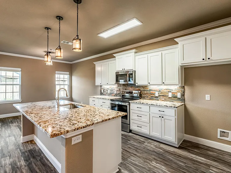 118 Lampassas Dr — Photo 2
