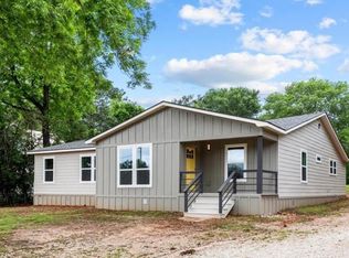 601 N 4th St, Crockett, TX 75835