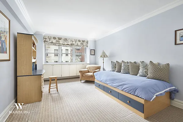 Sold by Warburg | media 18