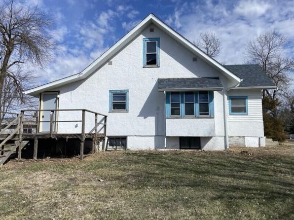 404 Rosebud Ave, Gregory, SD 57533