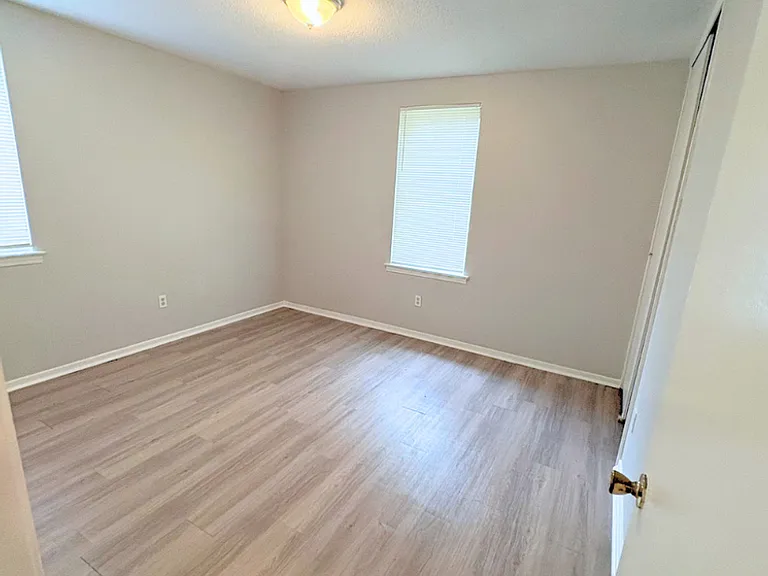 3666 Bluff Wood Dr — Photo 11