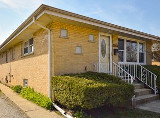 2726 Sarah St, Franklin Park, IL