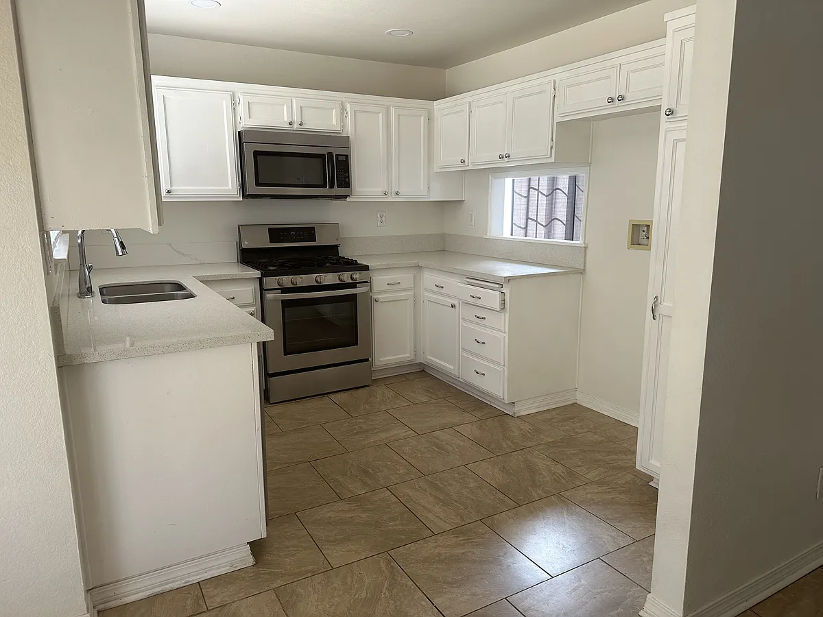 Building Photo - 44834 Lamour Ct