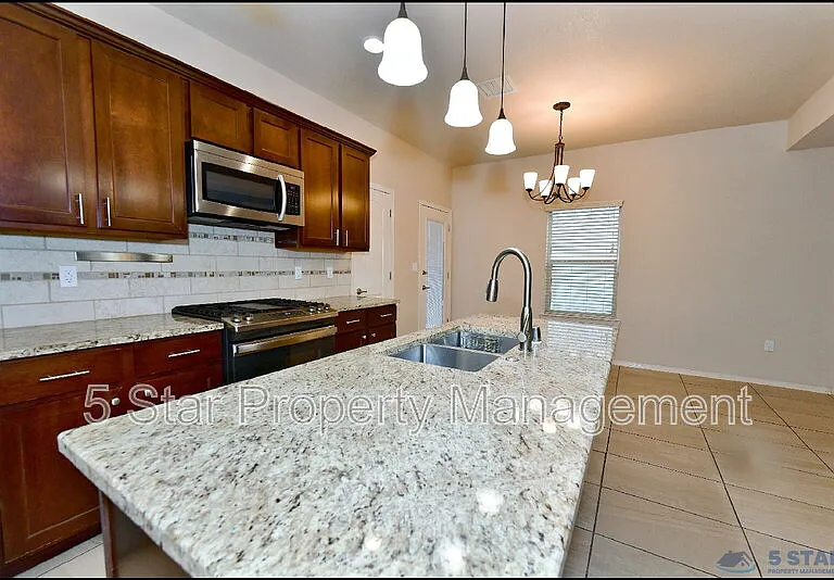 1908 William Caples St — Photo 17