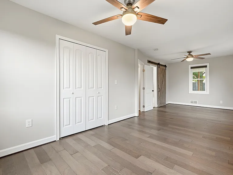 10 Birch Ave — Photo 15