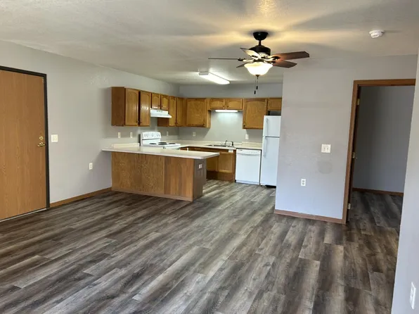 901 River Trail Ln, Faribault, MN