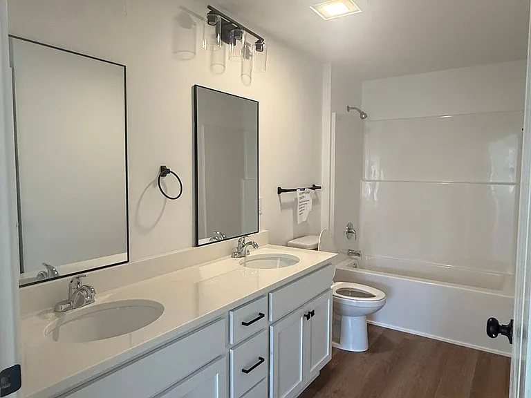 110 N Delaware Ave — Photo 95