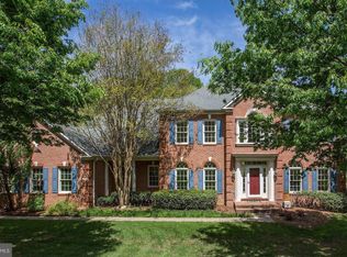 9708 Brookstone Ln, Vienna, VA 22182