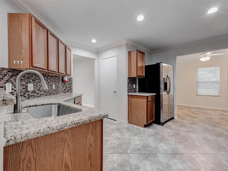 10627 Ince Ln — Photo 7