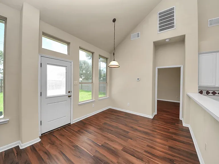530 Majestic Ridge Dr — Photo 9